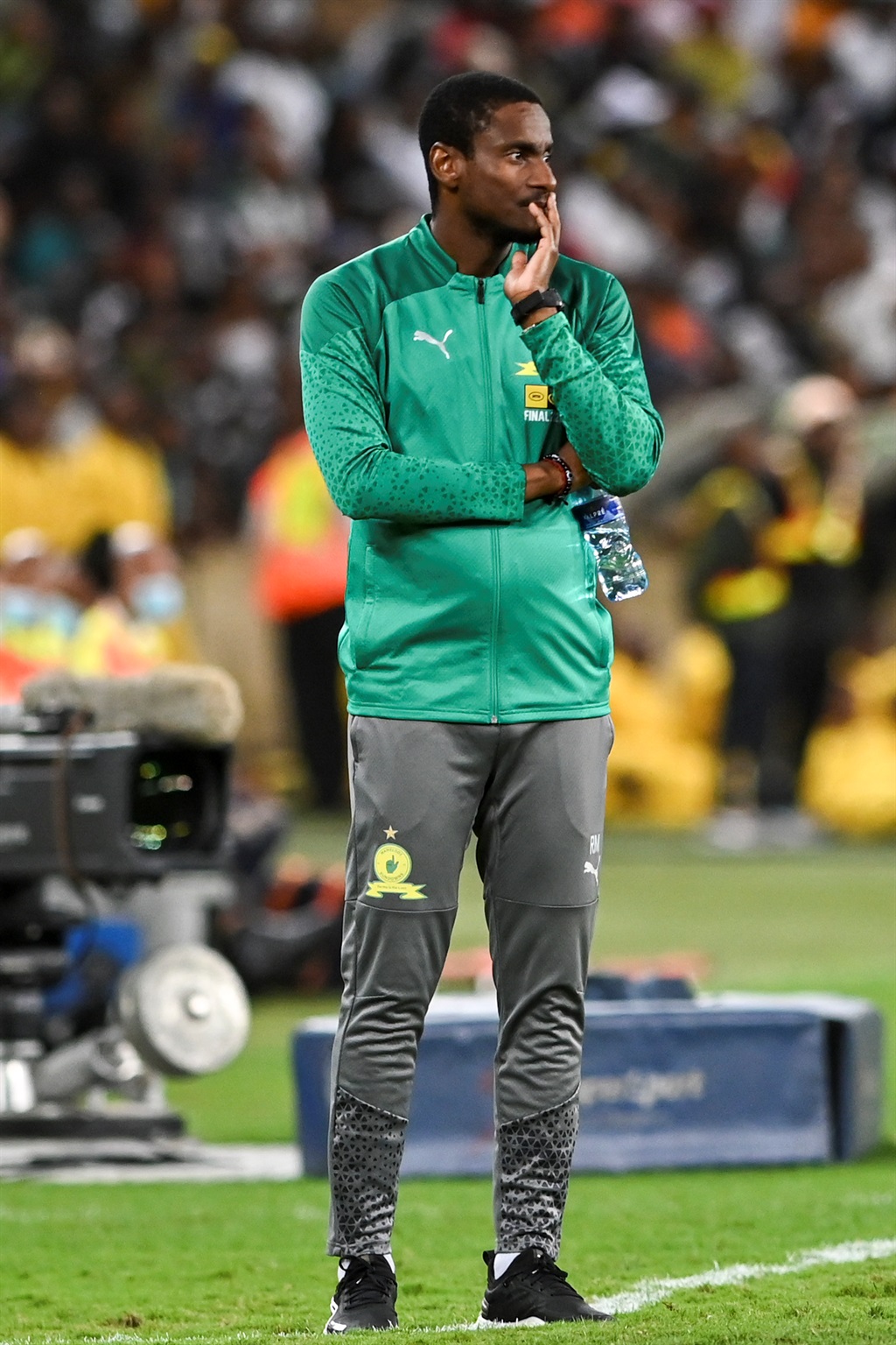 DURBAN, SOUTH AFRICA - OCTOBER 07: Rhulani Mokwena, head coach of Mamelodi Sundowns during the MTN8 final match between Orlando Pirates and Mamelodi Sundowns at Moses Mabhida Stadium on October 07, 2023 in Durban, South Africa. (Photo by Darren Stewart/Gallo Images)