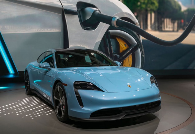 2020 Porsche Taycan 4S electric car. Image: David McNew / Getty Images