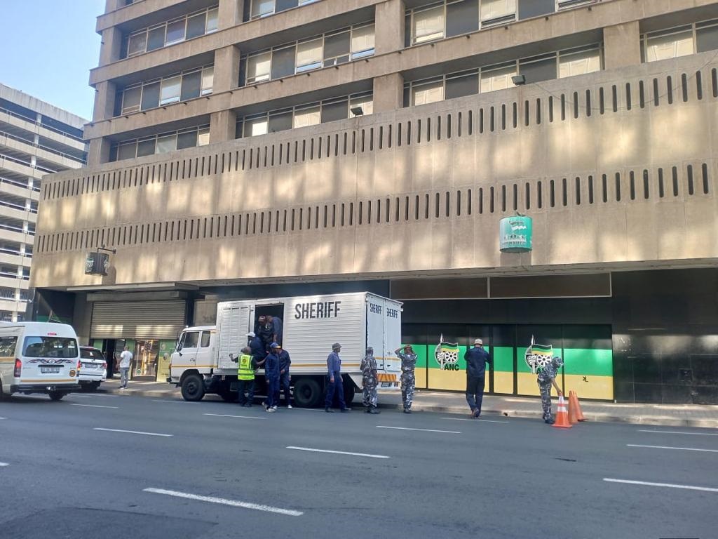 The sheriff arrived at the ANC Headquarters on Monday morning. Picture by Sylvester Sibiya
