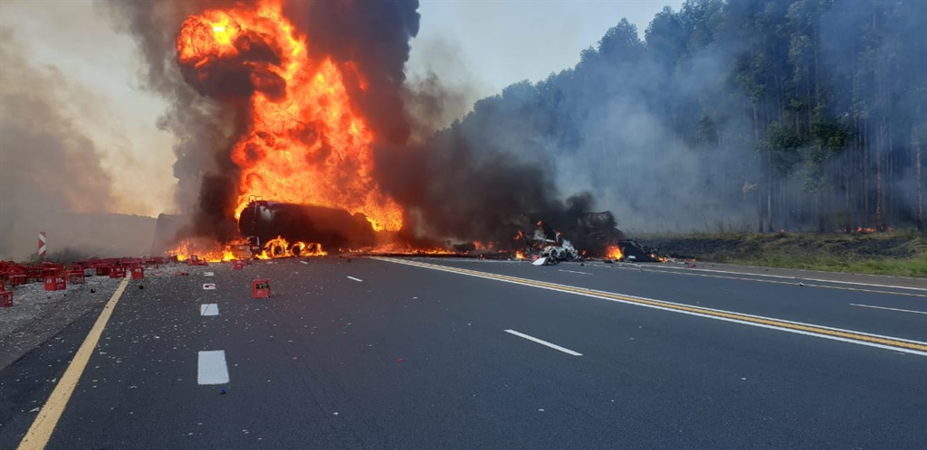 N2 closed after two trucks collide 