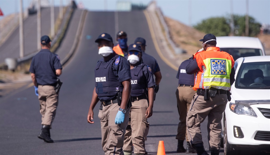 Cape Town metro cops patrol roads during the lockdown. (Gallo)
