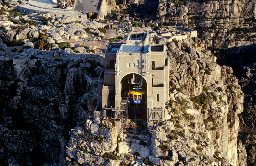 Cable way, Table Mountain (Photo by Hoberman Colle
