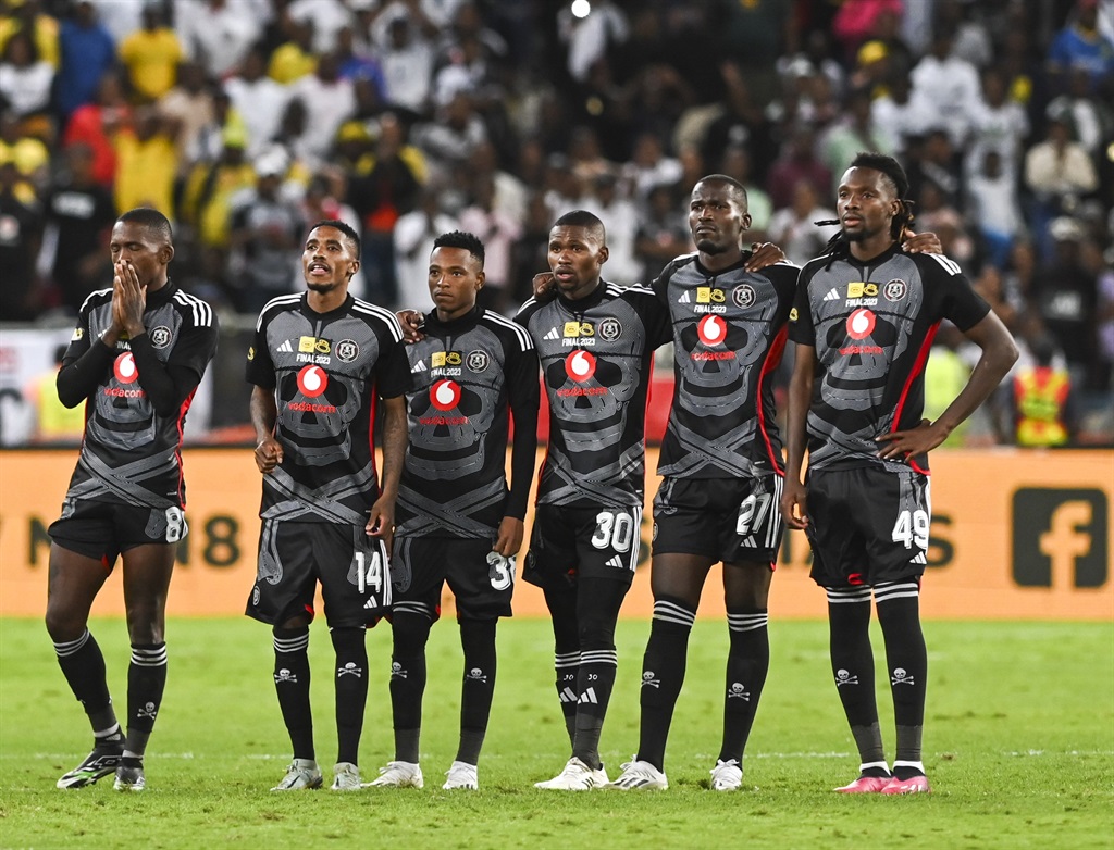 Orlando Pirates celebrate during the MTN8 final match between Orlando Pirates and Mamelodi Sundowns at Moses Mabhida Stadium on October 07, 2023 in Durban, South Africa. 