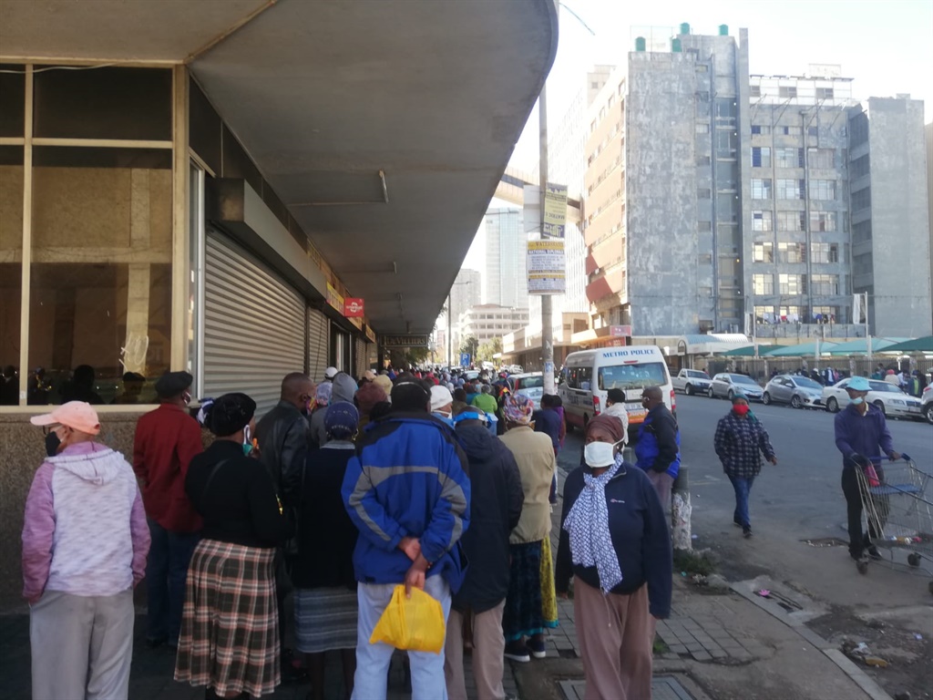Pensioners line up to apply for SASSA grants durin