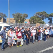 WATCH | Community protest communication lapses over 'theft' of guns from Mitchell’s Plain Police Station