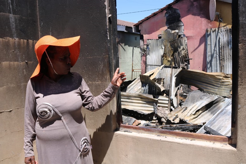 Gogo Nomphanjana Bam lost all her belongings in the blaze. Photo by Lulekwa Mbadamane