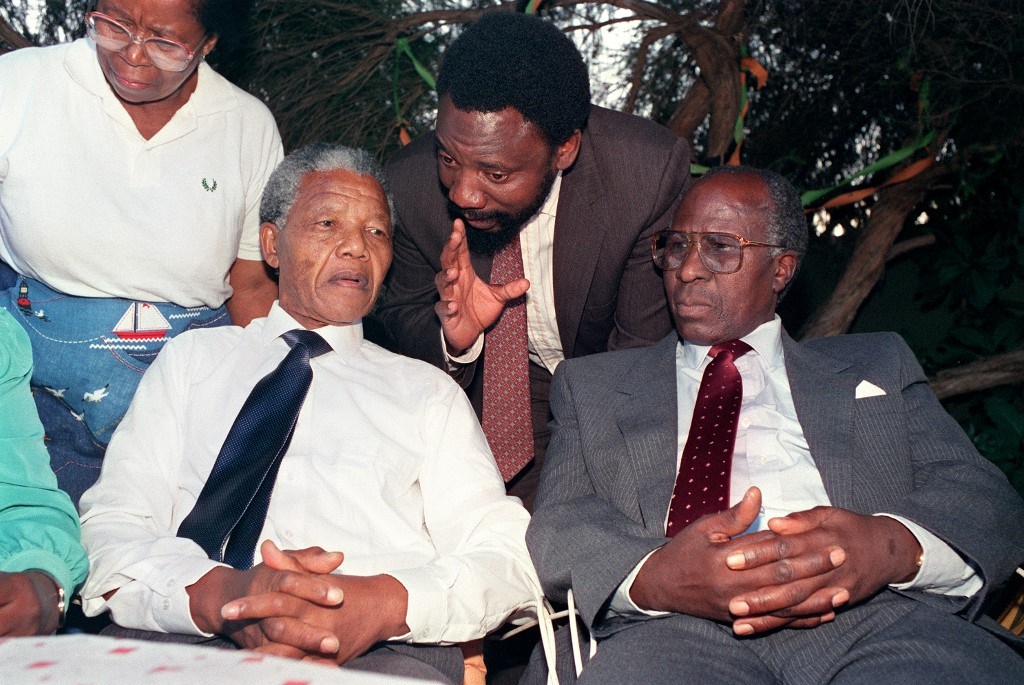 Nelson Mandela and Andrew Mlangeni, with Cyril Ramaphosa.
