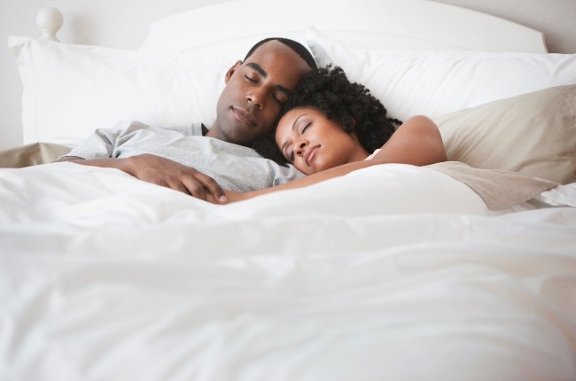 Couple sleeping. (Photo: Getty Images) 