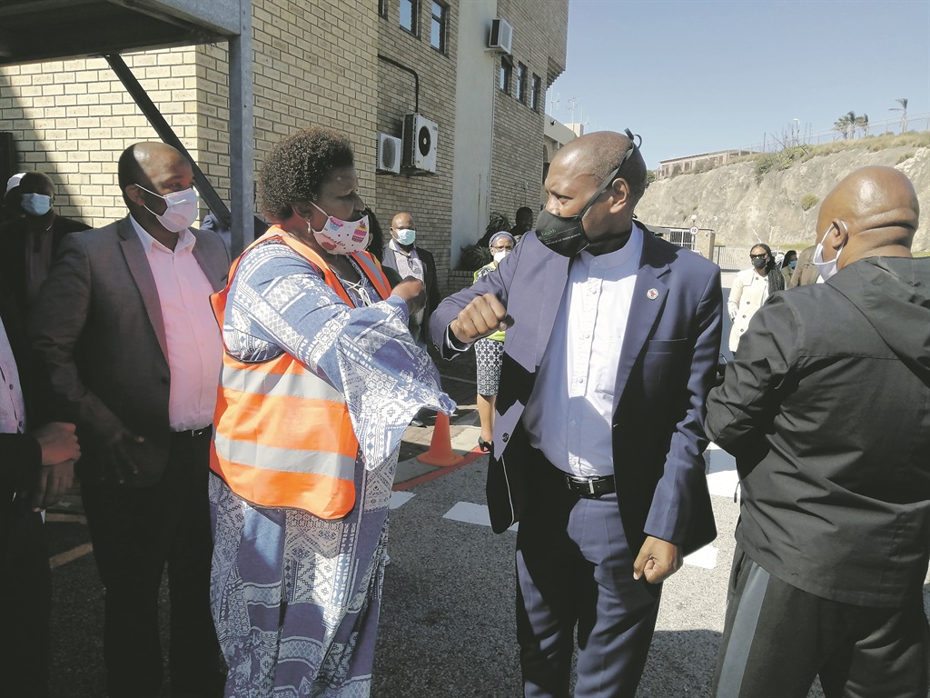 MEC for Health Sindiswa Gomba and Minister of Health Dr Zweli Mkhize in Port Elizabeth recently. Photo by Mkhuseli Sizani,