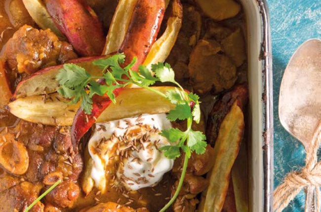 Mild curry with sweet potatoes and cumin yoghurt