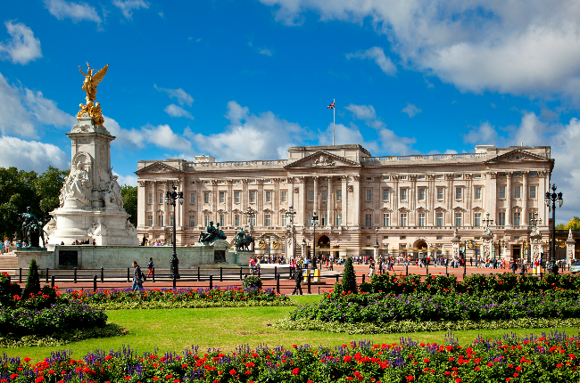 Buckingham Palace (PHOTO: 
Sylvain Sonnet/Getty Images)
