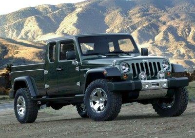 GO GLADIATOR: Jeep Gladiator concept could soon morph into a Wrangler-based production bakkie.  