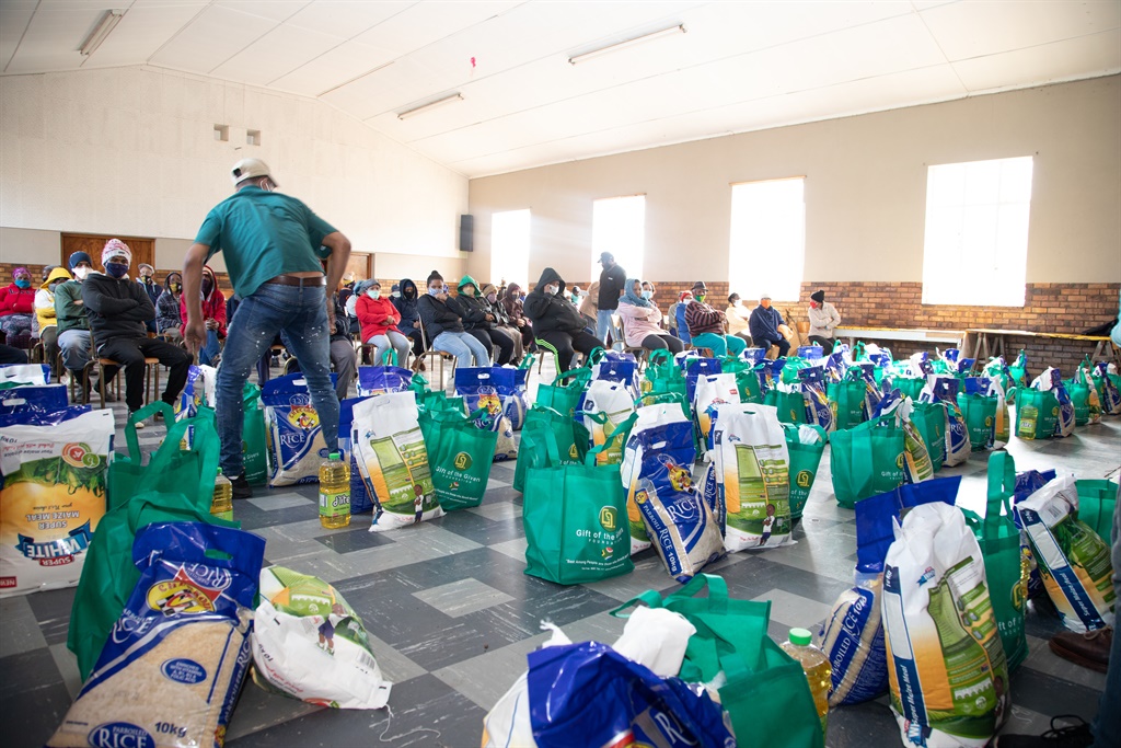 Gift of the Givers handing out food parcels in Moo