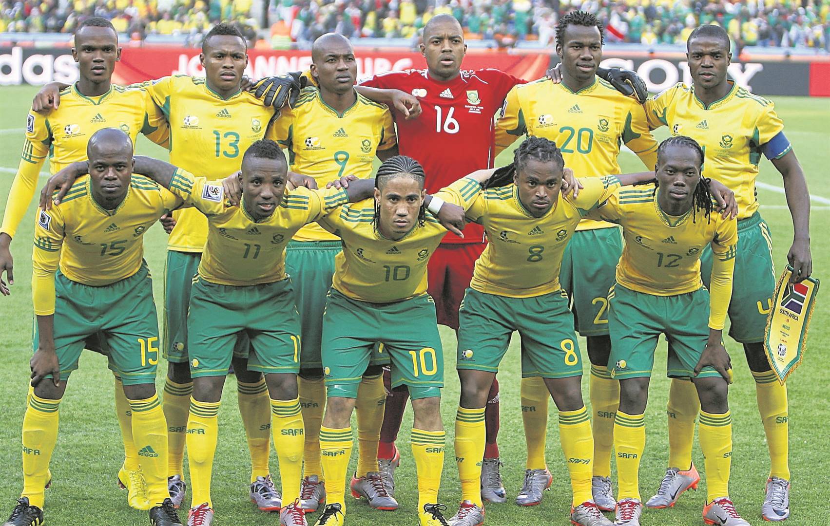 Former Chiefs, Bafana midfielder forced into early retirement