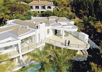 Jozi shows off luxury homes