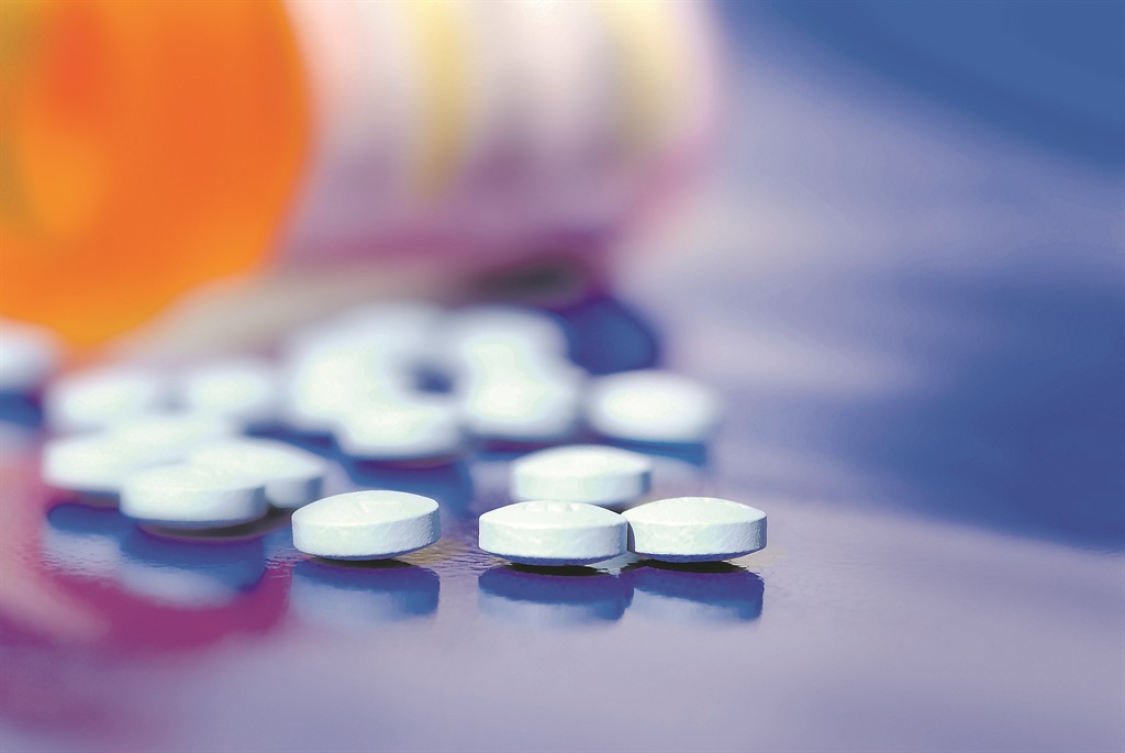 Aspen Pharmacare tel die tendens op dat mense paniekaankope van medisyne gedoen het voor die eerste vlak van die inperking.