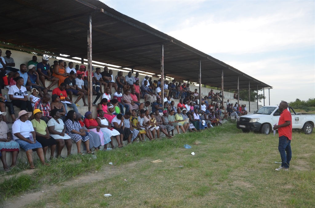 Residents during the meeting Thulamahashe Old Stadium. Photo by Oris Mnisi 