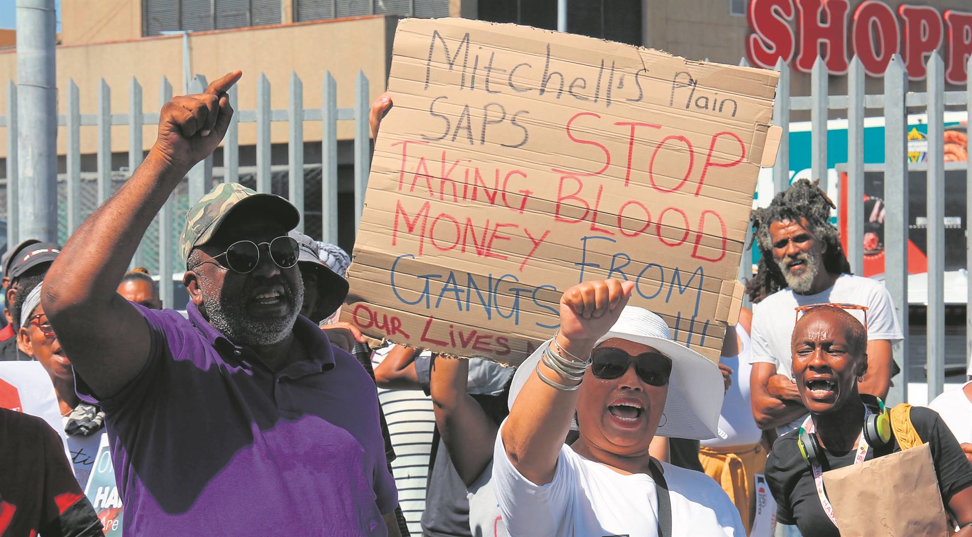 The theft of 15 guns and a further eight imitation firearms from the Mitchell’s Plain police station has resulted in a protest calling for action.PHOTOS: Samantha Lee-Jacobs