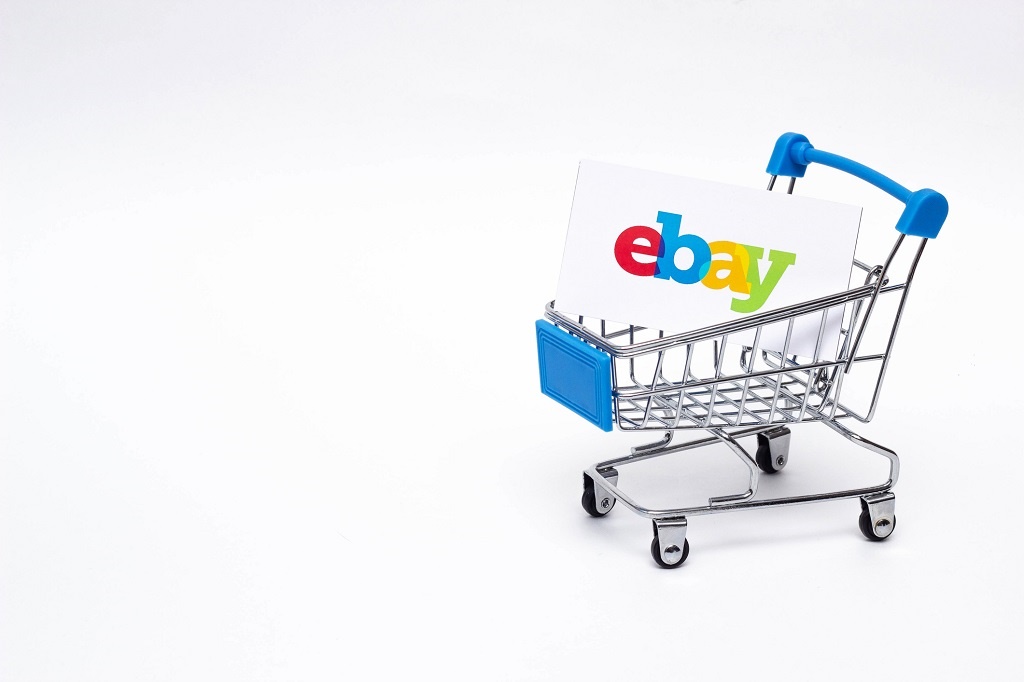 The eBay board will meet on Friday to choosse a preferred bidder. 