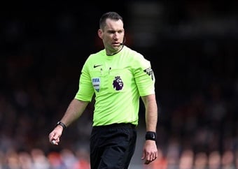 Referee to wear head camera in Premier League match