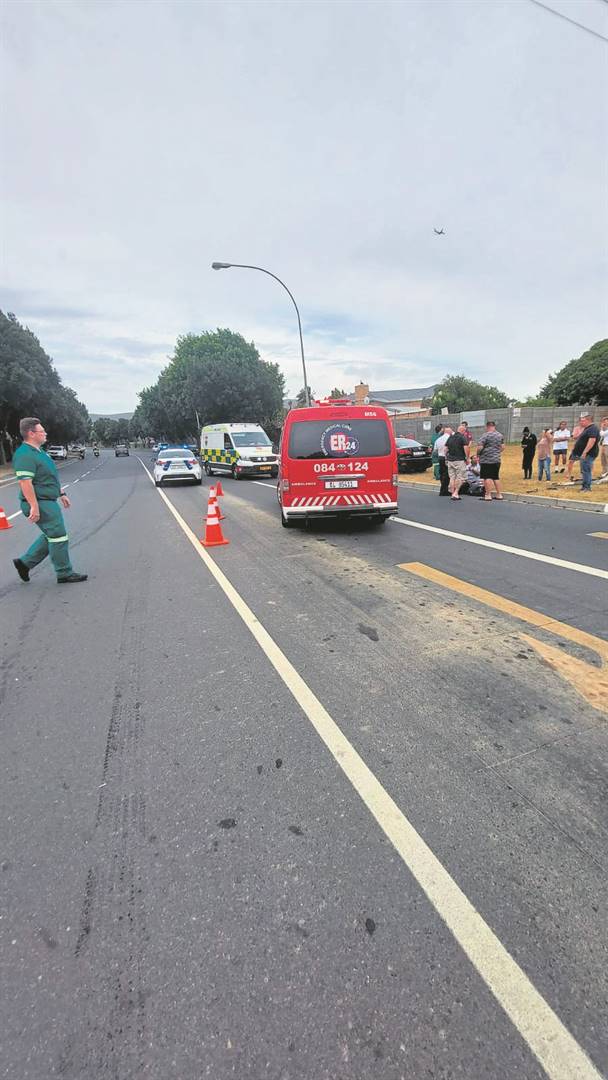 The accident scene involving a law enforcement vehicle on Giel Basson Drive in Panorama.PHoto: PWP