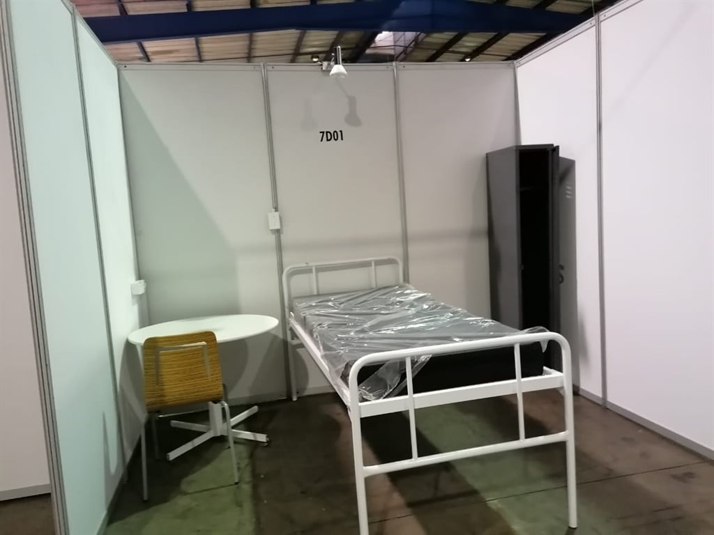 A bed at the Nasrec field hospital (News24/Azarrah