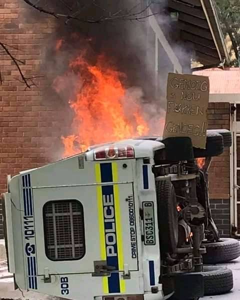 A police van was burnt outside Senekal Magistrates Court. Photo supplied