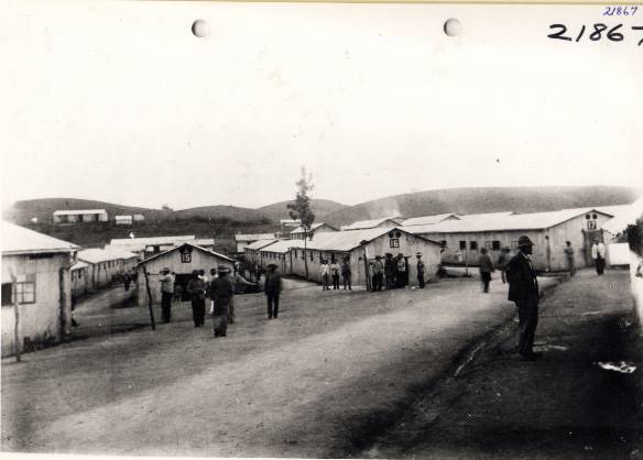 Die modderstrate van Diyatalawa (ook genoem “Boer Town”), waar Boere-krygsgevangenes gedurende die Anglo-Boereoorlog aangehou is. “Boer Town” is oorspronklik gebou om 2 500 gevangenes en 1 000 bewaarders en personeellede te huisves. 