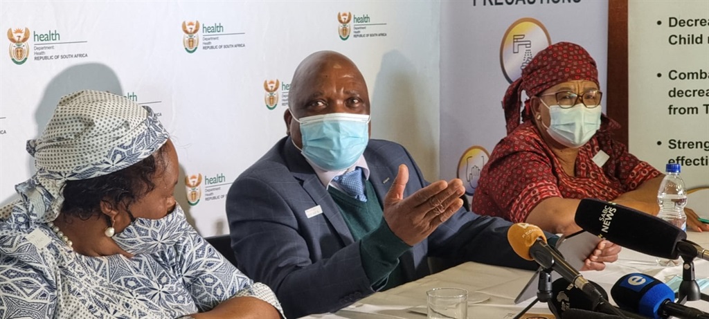 Dr. Joe Phaahla, die minister van gesondheid, gedurende ’n mediakonferensie in Bloemfontein in die Vrystaat op 17 September 2021. Foto: Mlunigisi Louw