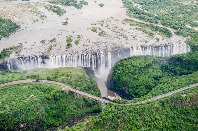 The impressive Victoria Falls on the border between Zimbabwe and Zambia is one of the widest waterfalls  in the world. (Photo: Getty Images/Gallo Images)