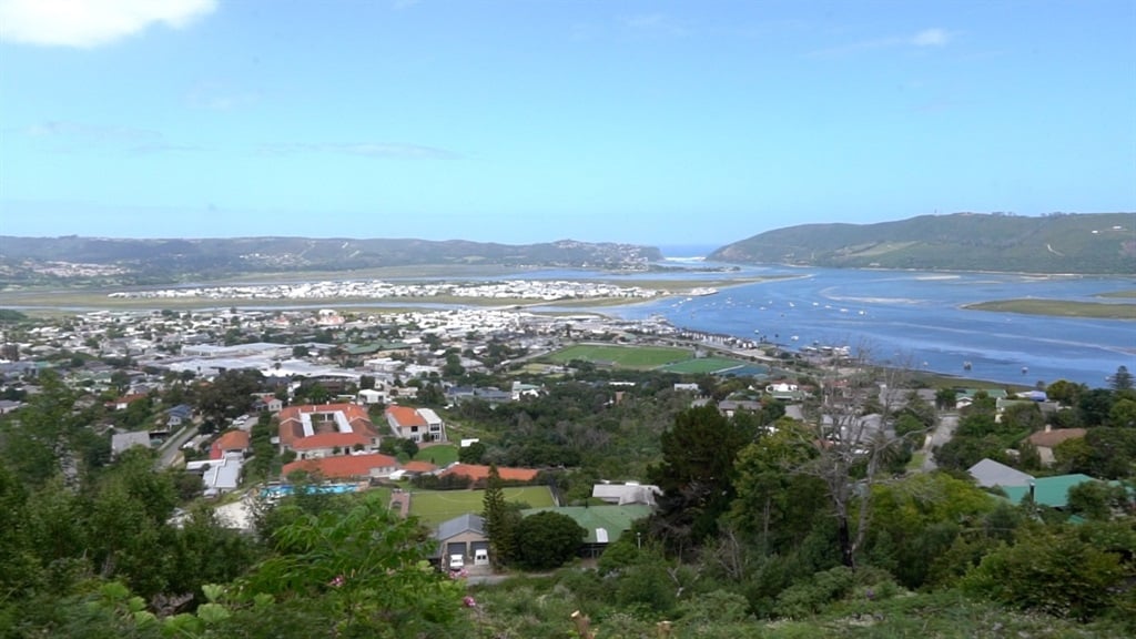 Knysna is said to be ready to host tourists, despite facing various challenges. 
