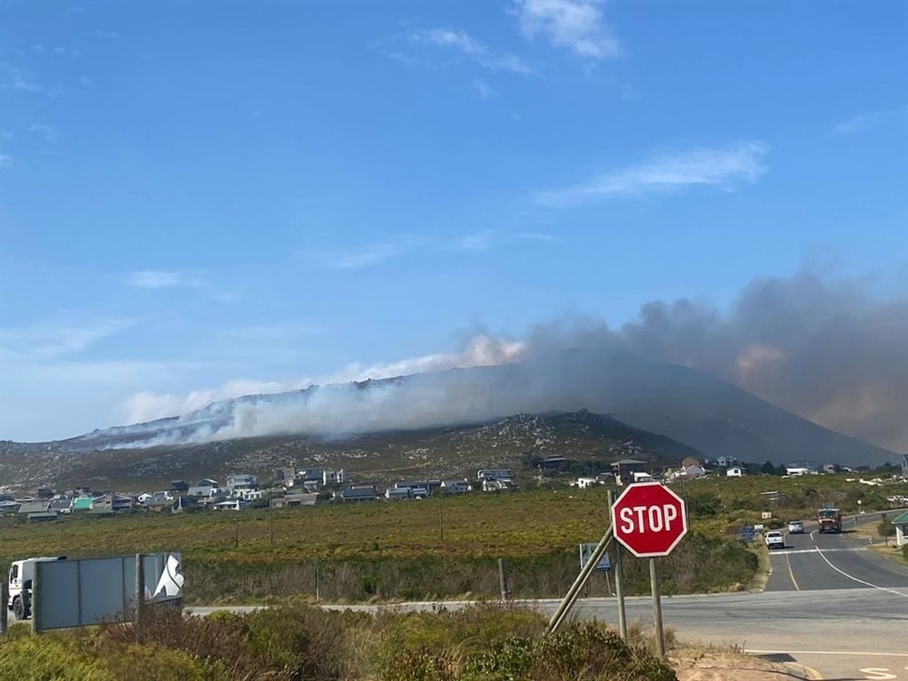 The Overstrand Municipality has issued another evacuation order after a contained blaze flared up on Thursday morning. 