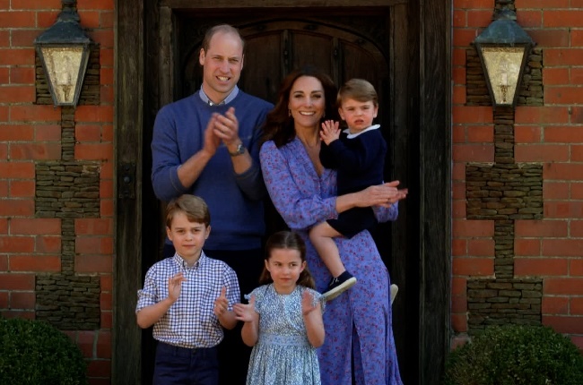 The Cambridges infront of their luxurious Kensington Palace apartment. (Photo: Gallo Images/Getty Images) 
