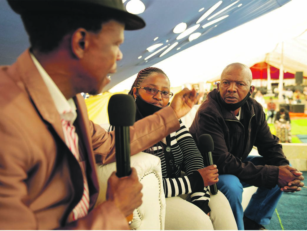 Felicia and her husband Author Sibeko received groceries and prayers from Prophet Paseka ‘Mboro’ Motsoeneng.       Photo by Morapedi MashasheINSET: Felicia Sibeko was taken for shopping by Mboro.