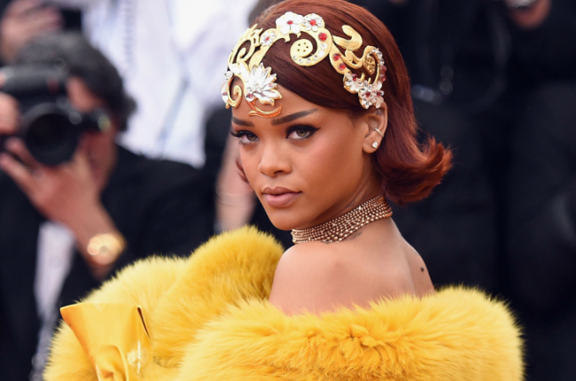 Navy calls on Rihanna to be the next head of state of Barbados as the country starts making plans to become a republic. 