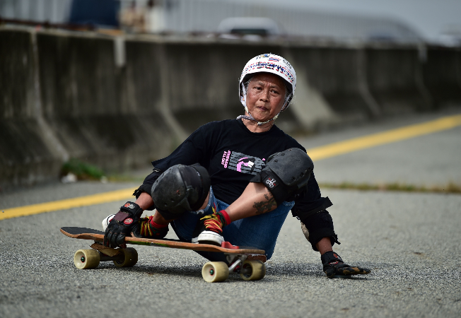 Nongluck “Jeab” Chairuettichai is the oldest member of Thailand’s national longboard team (Photo: Getty Images/Gallo Images)