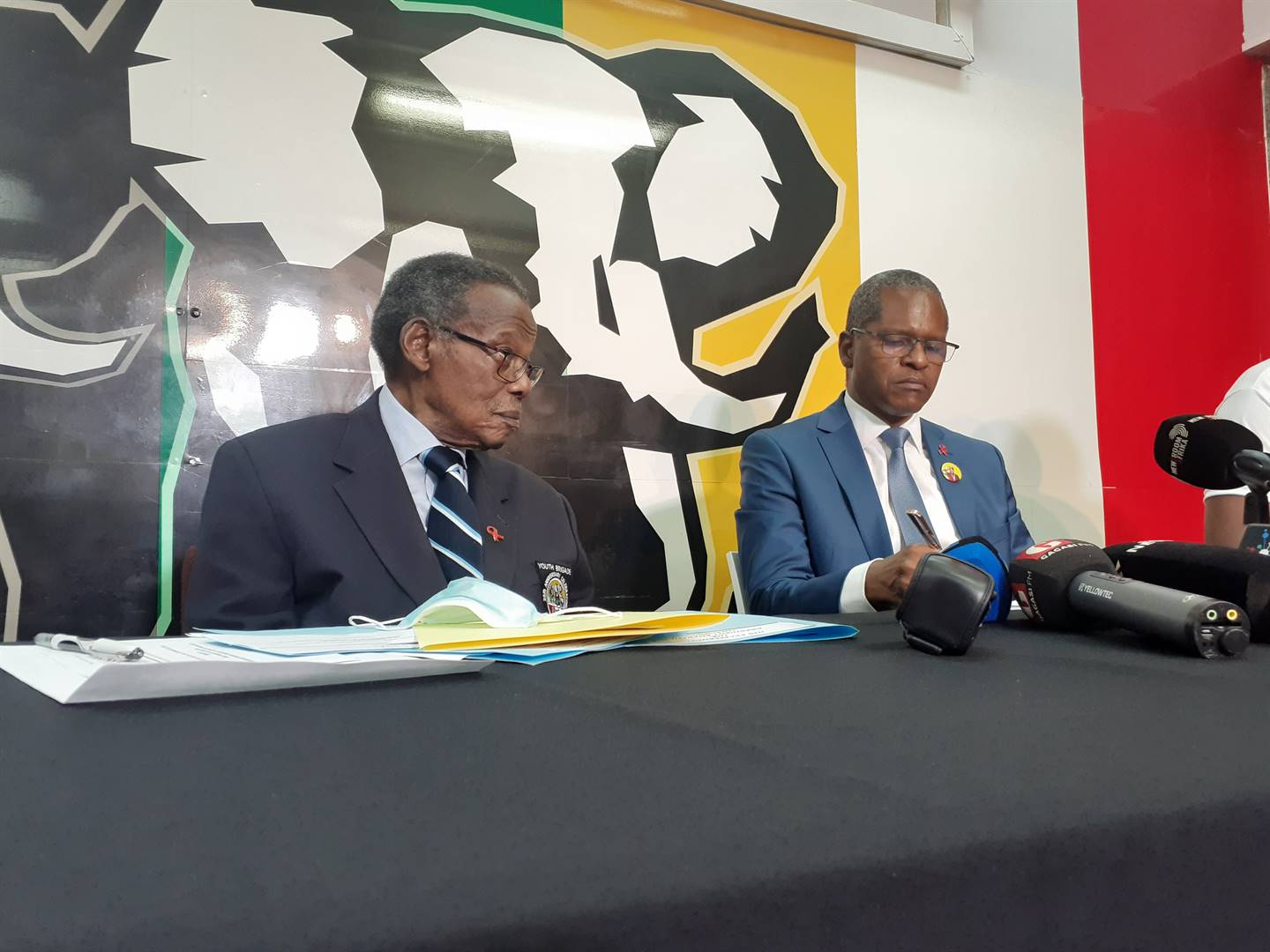 Mangosuthu Buthelezi, president emeritus of the Inkatha Freedom Party, with party president Velenkosini Hlabisa, during a press conference at the party’s headquarters in Durban.