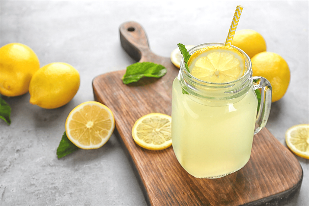 When life gives you lemons, make lemonade.
