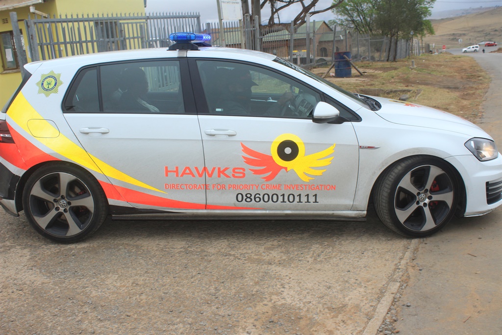 The Hawks car taking the arrested  woman from Qumbu Traffic. Department to Mount Frere cells. Photo: Hoseya Jubase.
