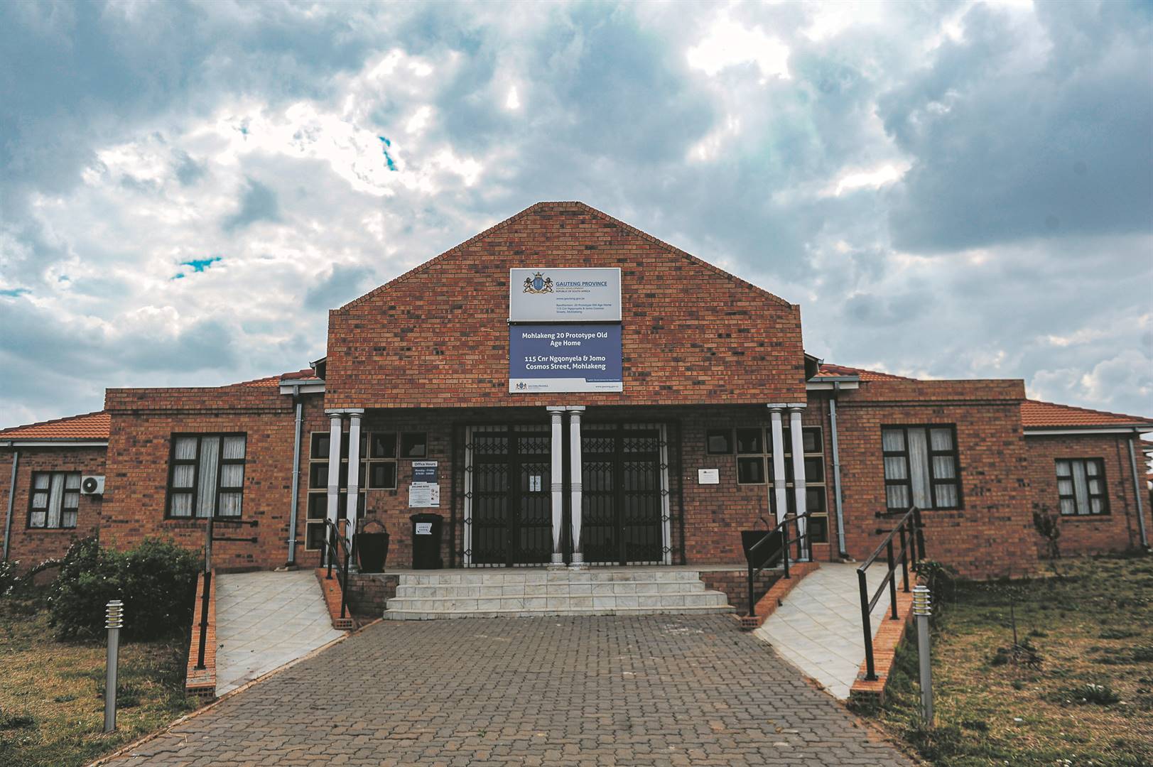 Construction of the Mohlakeng Old Age Home was completed in 2012, but not a single beneficiary has set foot inside the building, which can take in more than 70 elderly people at a time. Photo: Rosetta Msimango