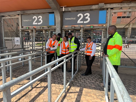 “Umthetho awuvumi!” There is a strong security presence to ensure that fans are not only safe but their entrance is smooth with more than 90 000 people expected at this match <em>(Njabulo Ngidi/News24 Sport)</em>