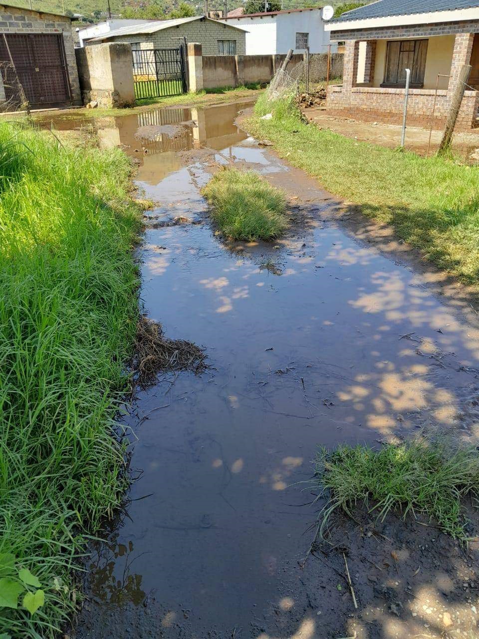 Residents of Silahla in Mpumalanga are tired of sewage spilling into their streets and yards.  Photo by Bulelwa Ginindza 