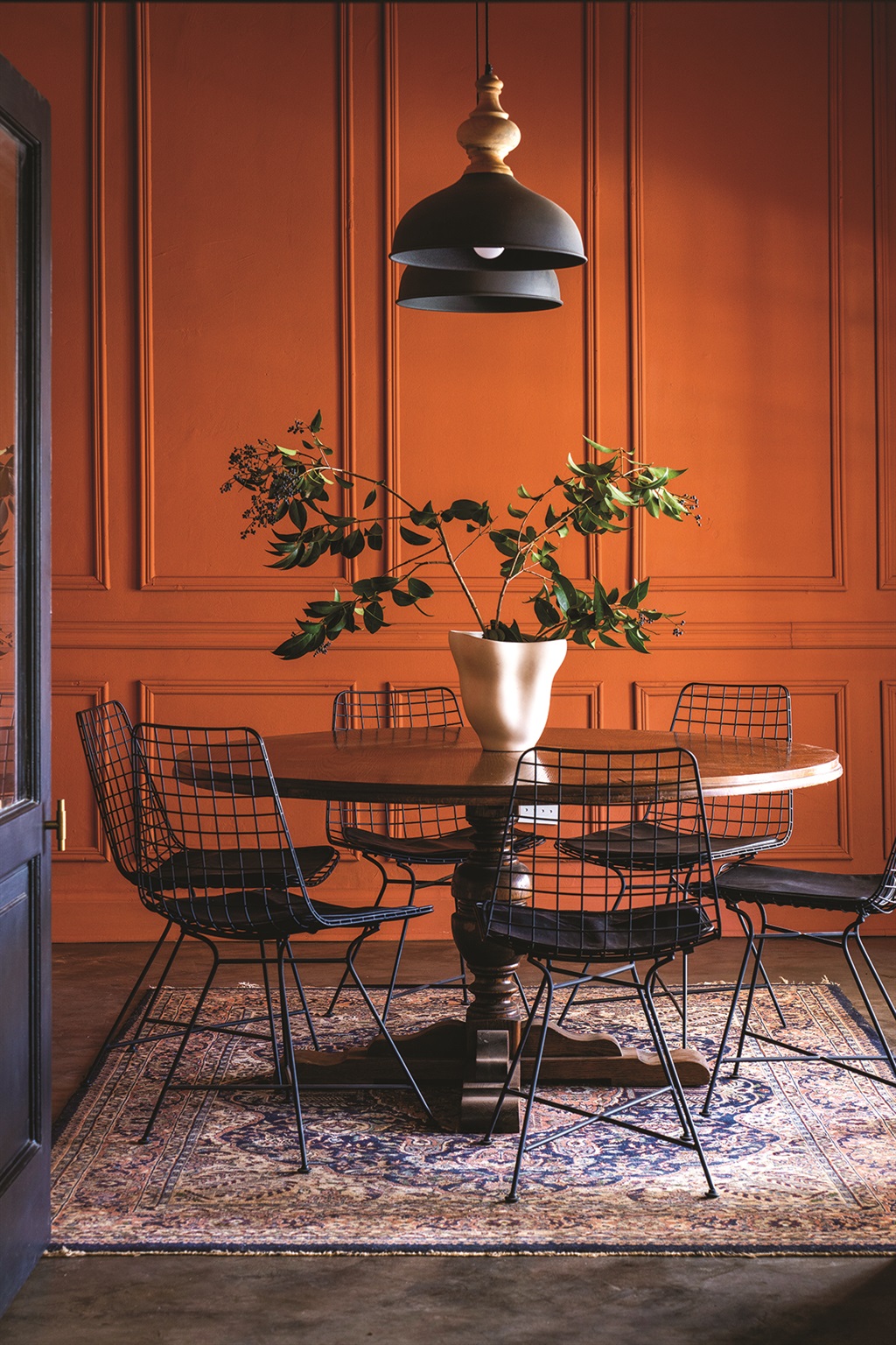 Most beautiful winners Ricardo and Chérie Liut's dining area used to be a bedroom. Photo: Christoph Hoffmann