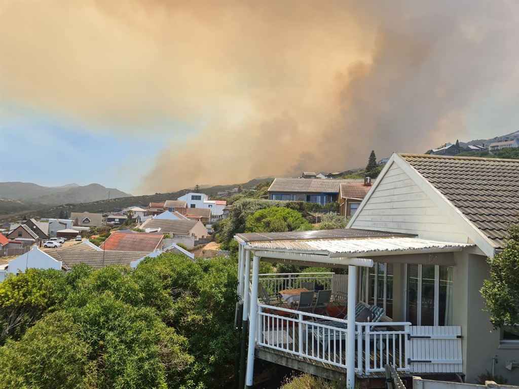 Simon’s Town inferno: Cape Point closed as firefighters battle spreading blaze   | News24