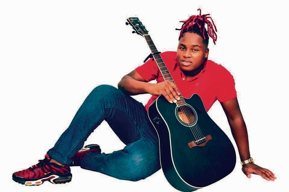 Maskandi artist Unjoko has accused Mdumazi of stealing his song.