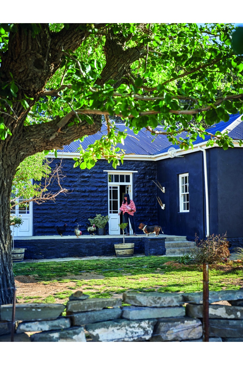 “Black has always been one of my favourite colours and I had dreamt of having a black house for years. Since I’m the resident ‘witch’ in town it was only appropriate to paint the entire house pitch-black,” says Marné. She used Plascon Easy Living paint in the colour Black.