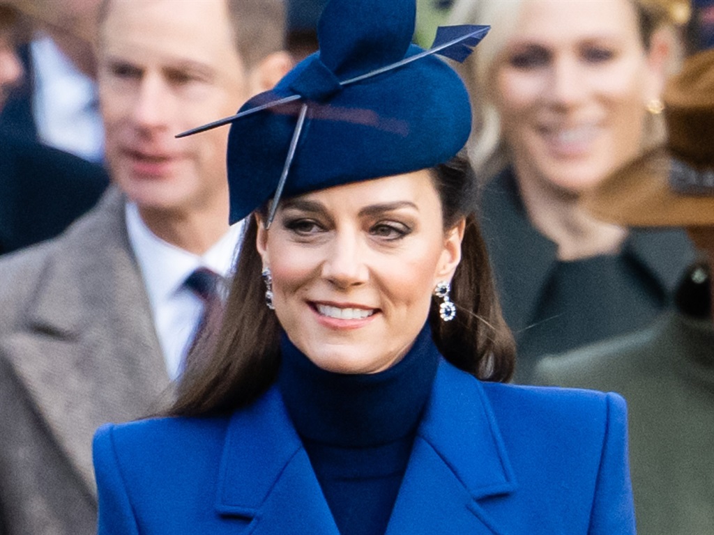 News24 | SEE | First official image published of UK's Princess Kate after surgery