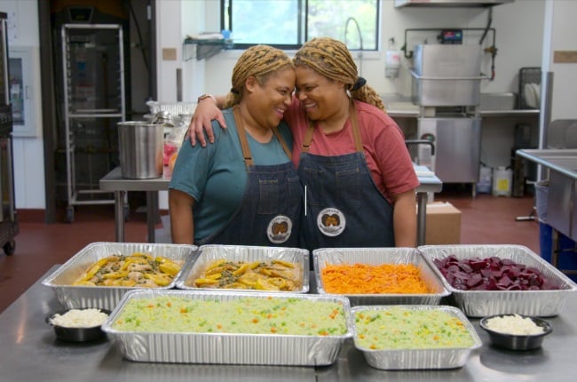 Durban-born twins Pam and Wendy Drew appeared on Netflix's You Are What You Eat: A Twin Experiment. (PHOTO: Neflix)