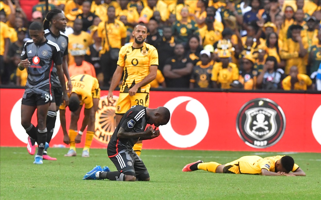 JOHANNESBURG, SOUTH AFRICA - NOVEMBER 11:   Final whistle confirms Orlando Pirates wins during the DStv Premiership match between Kaizer Chiefs and Orlando Pirates at FNB Stadium on November 11, 2023 in Johannesburg, South Africa. (Photo by Sydney Seshibedi/Gallo Images)