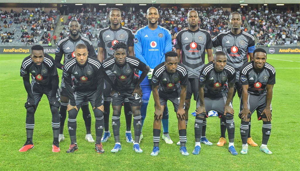JOHANNESBURG, SOUTH AFRICA - DECEMBER 29:    Team Orlando Pirates during the DStv Premiership match between Orlando Pirates and Stellenbosch FC at Orlando Stadium on December 29, 2023 in Johannesburg, South Africa. (Photo by Christiaan Kotze/Gallo Images)